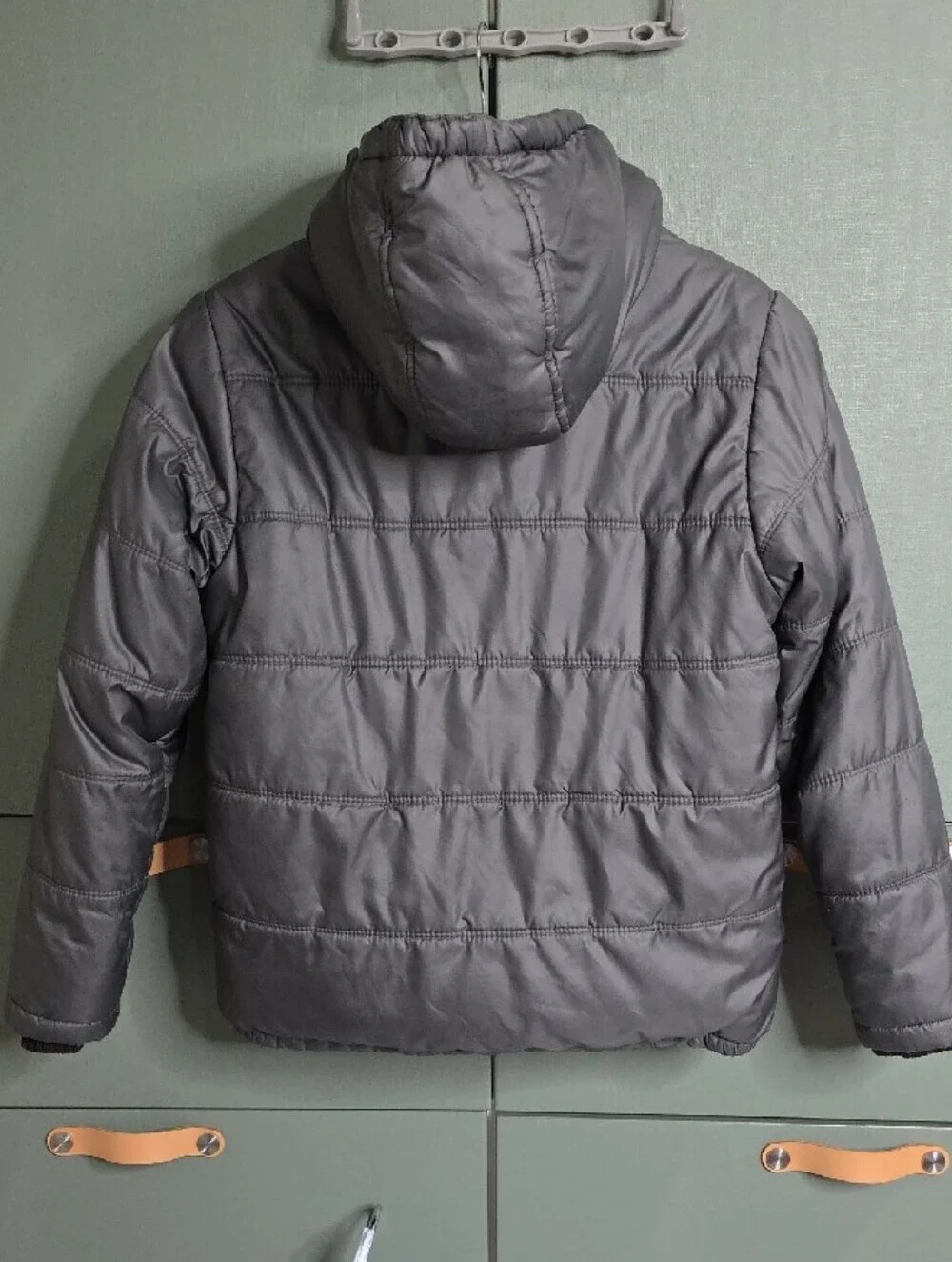 906U. Calvin Klein Jeans Kids Fleece-Lined Hooded Puffer Jacket Gray/Red